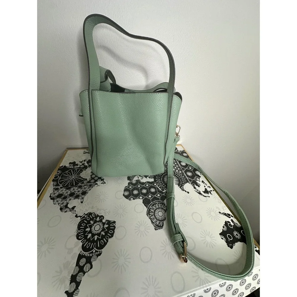 Kate Spade Mint Green Leather‎ Bucket Crossbody Bag Purse Adjustable Strap